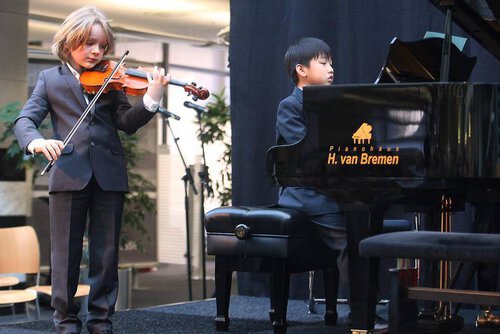  Leihflügel des Pianohauses van Bremen bei Jugend musiziert
