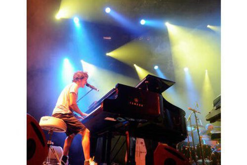  Jamie Cullum am Flügel des Pianohauses van Bremen, Zeltfestival Ruhr